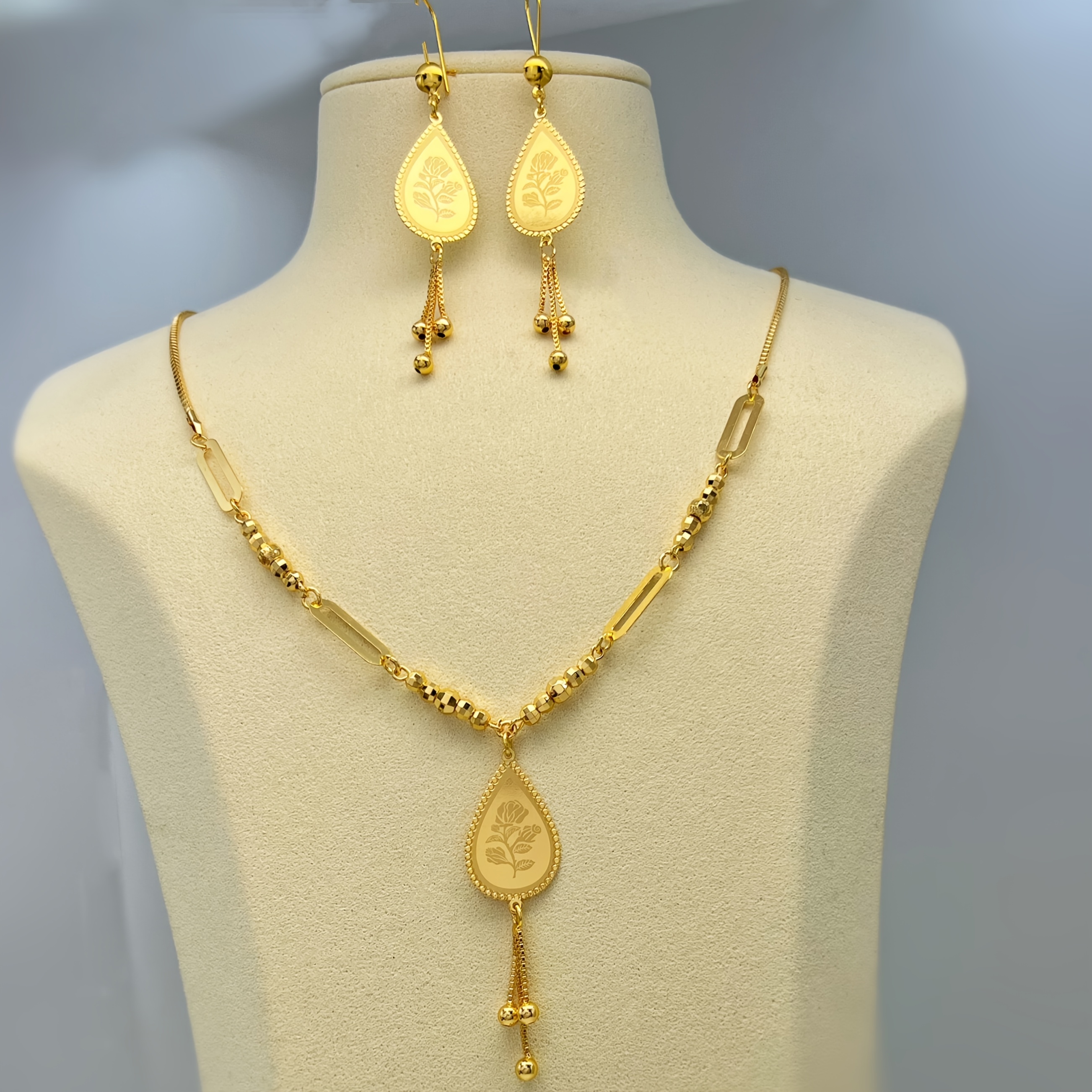 Minimalist Golden Jewelry Set for Middle Eastern Brides